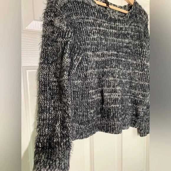 Elan Witchy Black Gray Marled Fuzzy Long Sleeve Round Neck Sweater size Medium - Picture 6 of 11
